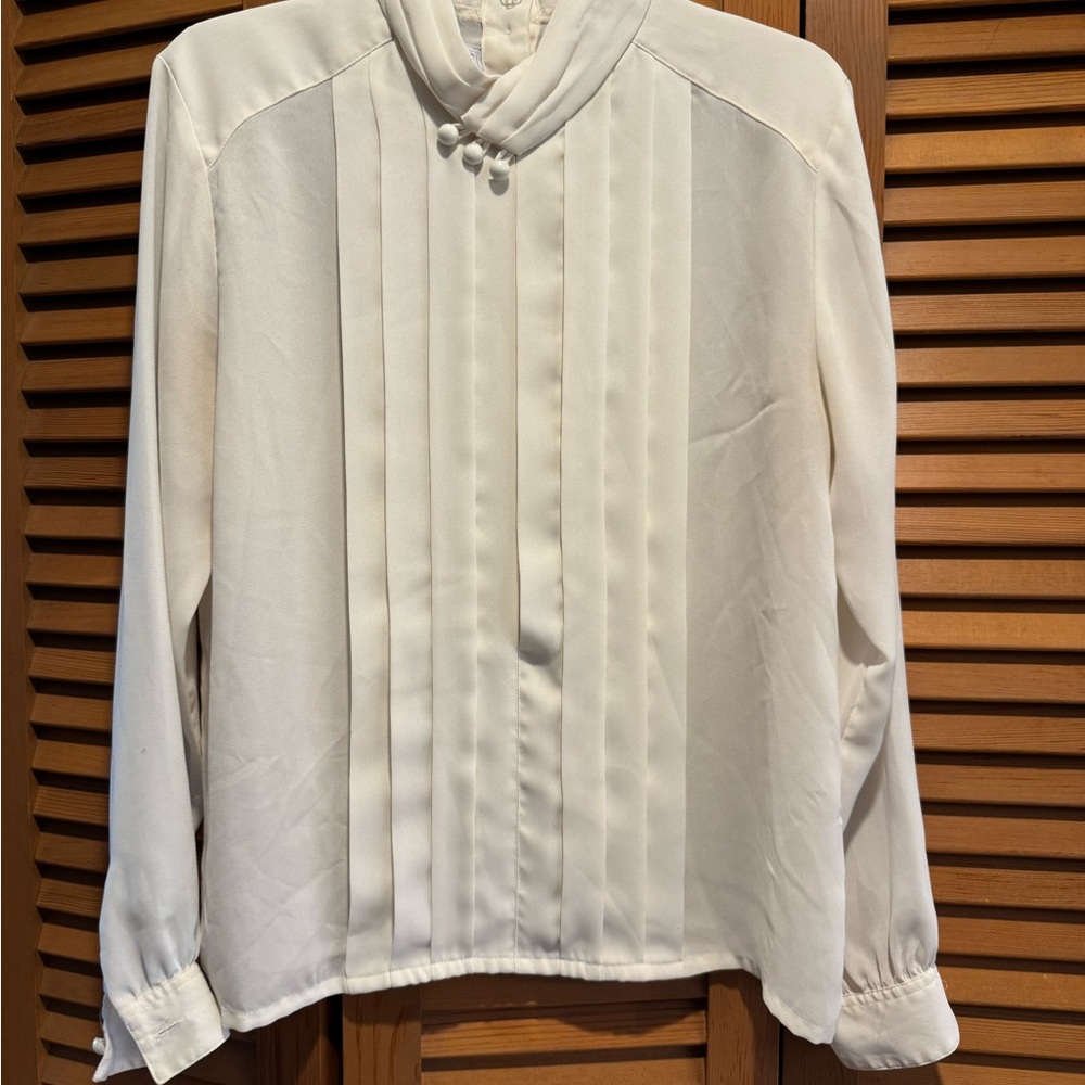 Elegant Cream Blouse with Pleated Front, vintage, 8
